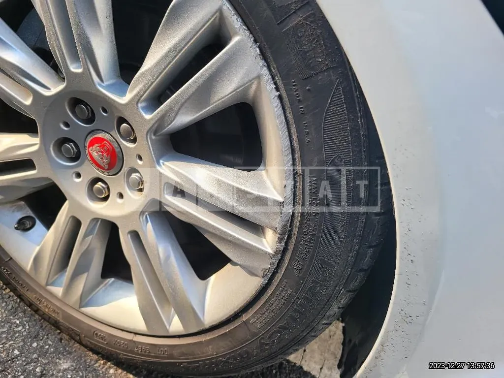 Photo 2 of 46: 2016 Jaguar XF 20d, VIN SAJBB4BN2HCY29425 — Korean insurance auction