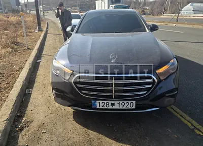 Photo 1 of 12: 2025 Mercedes-Benz E 300 4Matic — Korean insurance auction