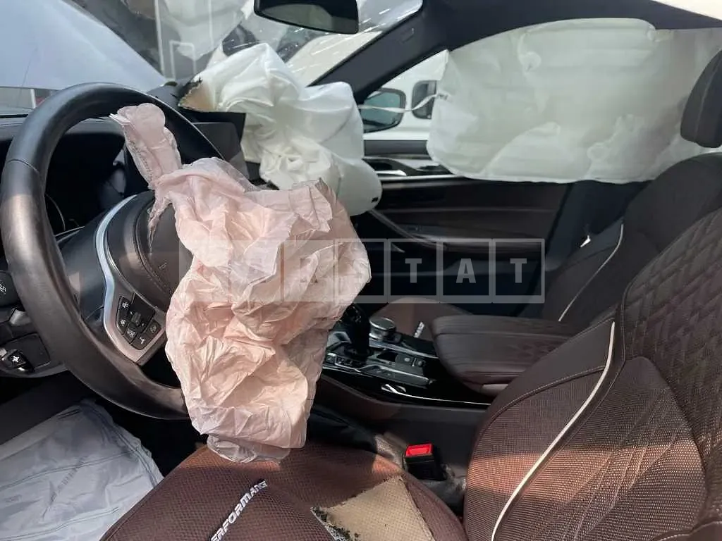 Photo 2 of 15: 2018 BMW 540i xDrive, VIN WBAJB5100JB194882 — Korean insurance auction