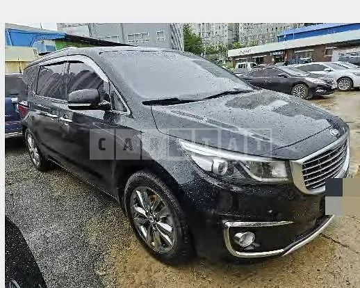 Photo 2 of 9: 2017 Kia Carnivals — Korean insurance auction