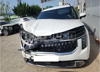 Photo 1 of 13: 2024 Kia Carnival — Korean insurance auction