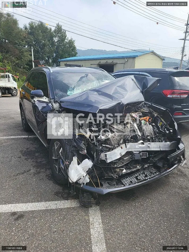 Photo 2 of 11: 2020 Kia Sorento, VIN KNARG81GBMA017175 — Korean insurance auction
