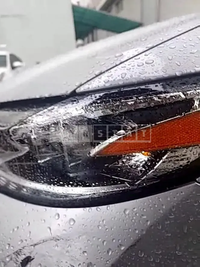 Photo 3 of 3: 2015 Lexus (parts) ES300h Headlamp, VIN JTHBW1GG7G2115269 — Korean insurance auction