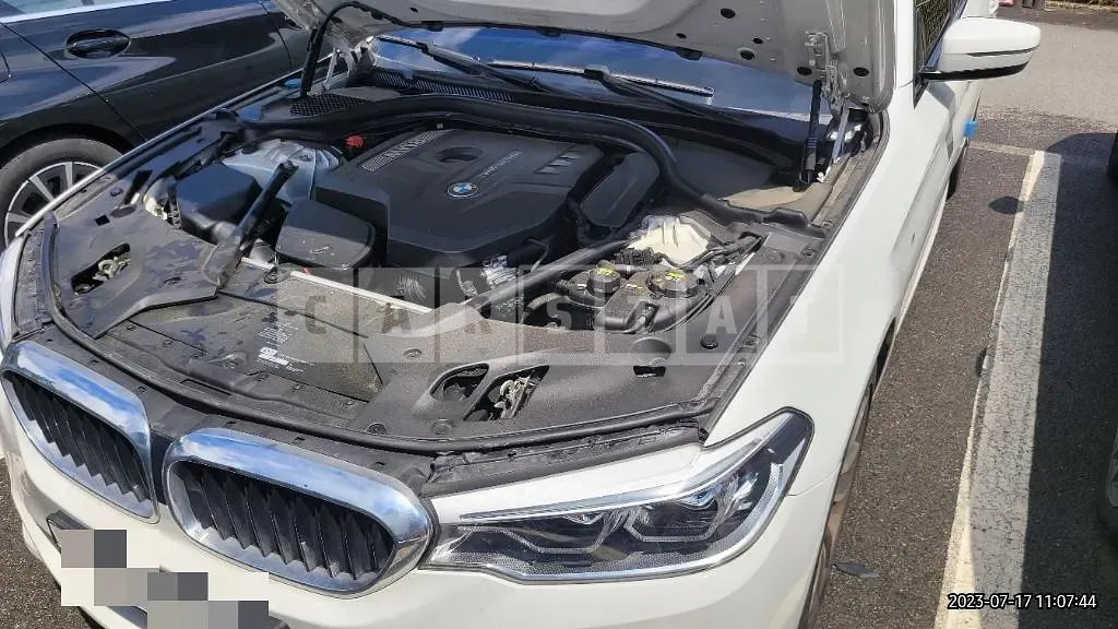 Photo 2 of 14: 2017 BMW 530i xDrive, VIN WBAJD9103HWA91608 — Korean insurance auction