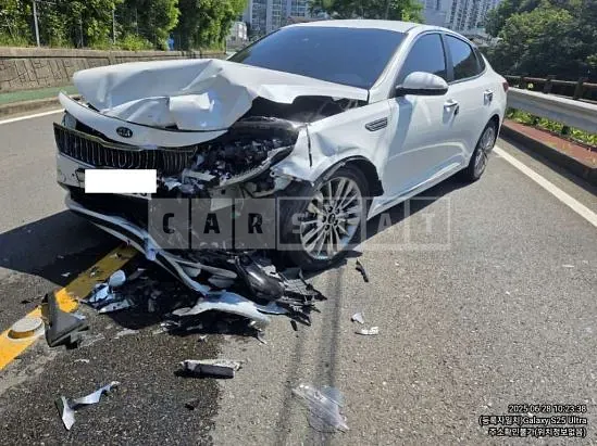 Photo 2 of 12: 2019 Kia K5 — Korean insurance auction