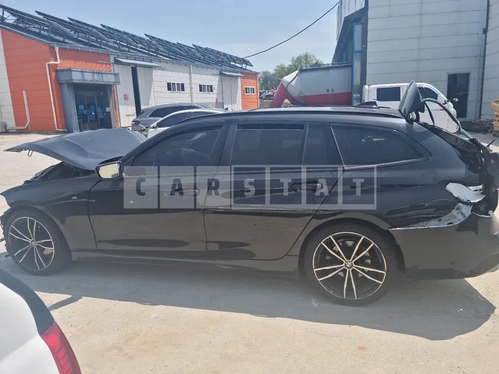 Photo 2 of 4: 2021 BMW 320d Touring — Korean insurance auction