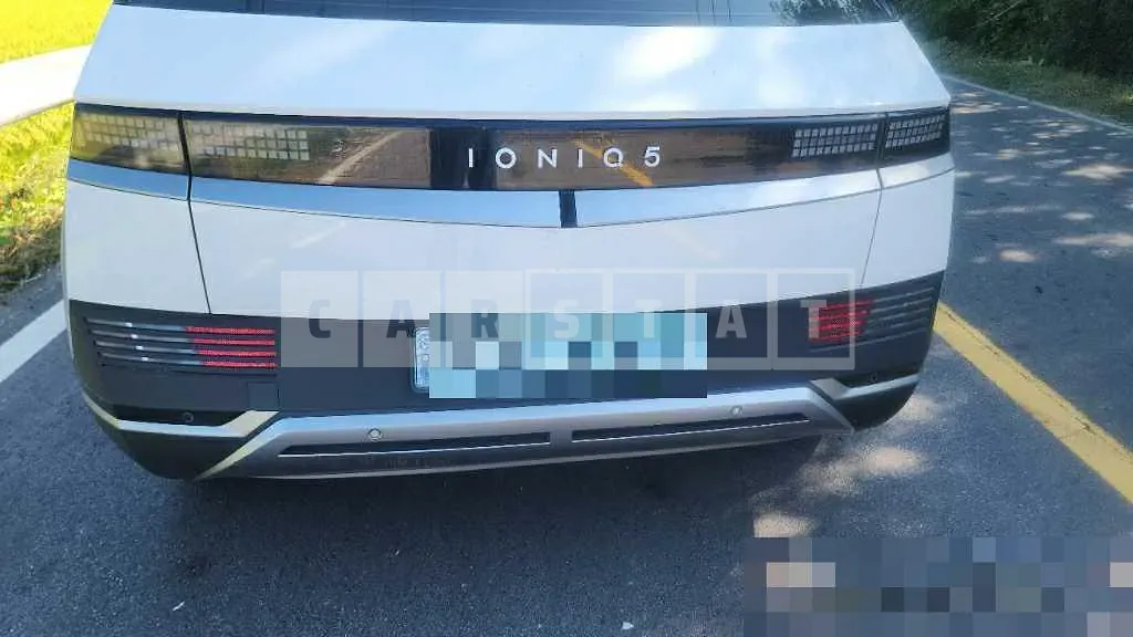 Photo 2 of 18: 2022 Hyundai IONIQ 5 Long Range Electric Car — Korean insurance auction