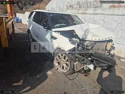 Photo 1 of 11: 2019 Land Rover Discovery SD4, VIN SALRA2BN3KA094423 — Korean insurance auction
