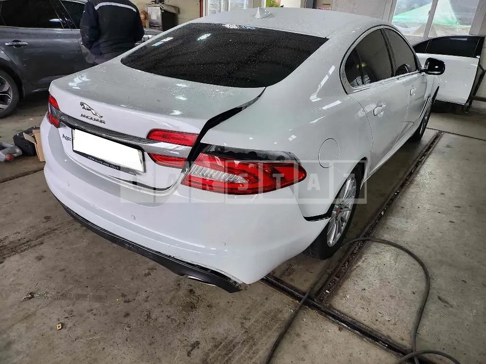 Photo 2 of 22: 2015 Jaguar XF 2.2d, VIN SAJAA05J7FDU72282 — Korean insurance auction