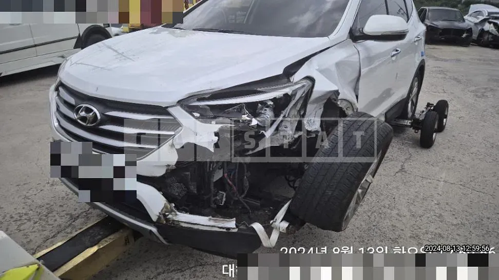 Photo 2 of 12: 2015 Hyundai Santa Fe DM 2.0 — Korean insurance auction