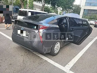 Photo 1 of 84: 2018 Toyota Prius, VIN JTDKBRFU1J3081785 — Korean insurance auction