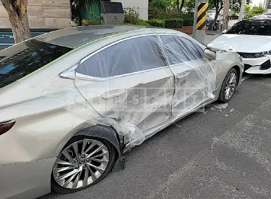 Photo 2 of 15: 2019 Lexus ES300h, VIN JTHB21B15K2020135 — Korean insurance auction