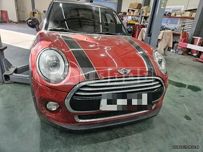 Photo 1 of 8: 2016 MINI Cooper D Five-Door — Korean insurance auction