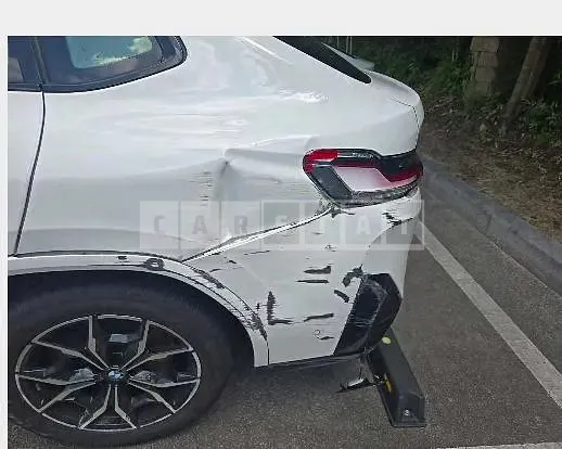 Photo 2 of 18: 2024 BMW X4 xDrive20i — Korean insurance auction