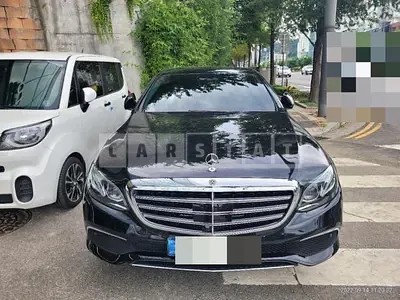 Photo 1 of 16: 2020 Mercedes-Benz E 300 4Matic, VIN W1KZF4KB6LA857875 — Korean insurance auction