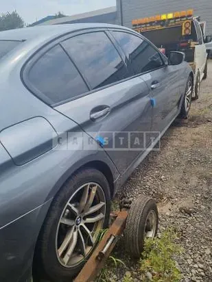 Photo 2 of 3: 2017 BMW 520d — Korean insurance auction