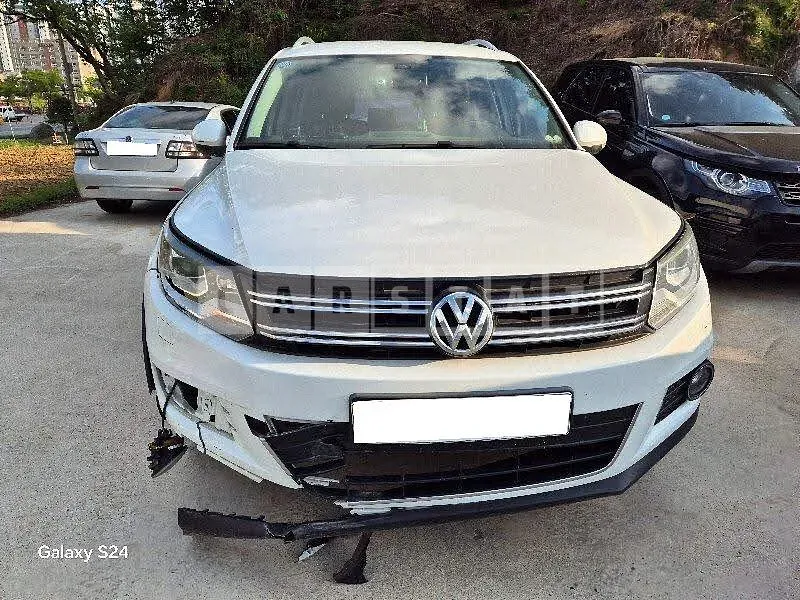 Photo 2 of 18: 2015 Volkswagen Tiguan 2.0 TDI Blue Motion, VIN WVGZZZ5NZFW560168 — Korean insurance auction