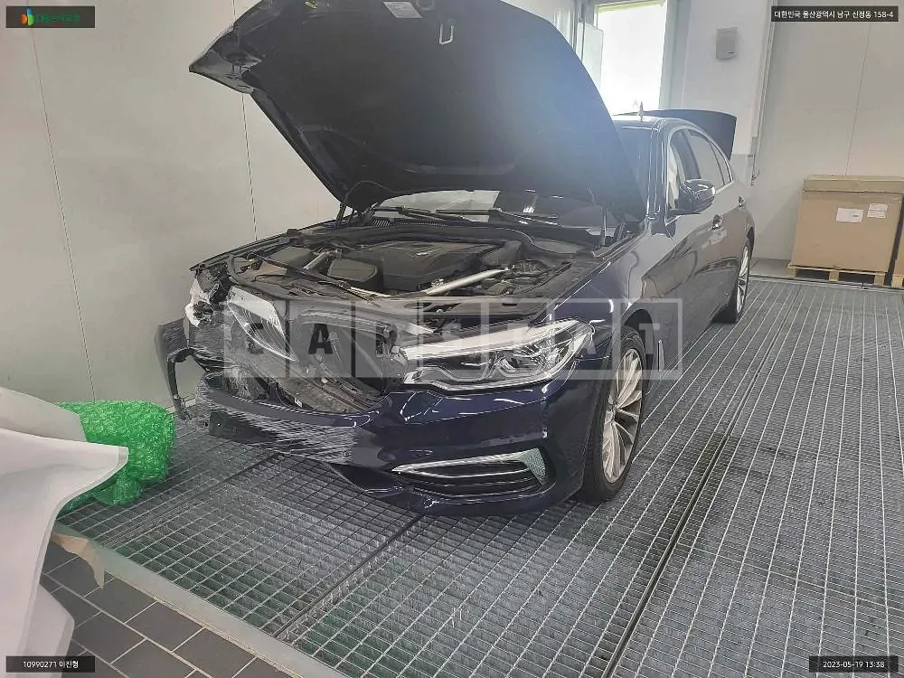 Photo 2 of 15: 2019 BMW 530i, VIN WBAJD9101KWW32997 — Korean insurance auction