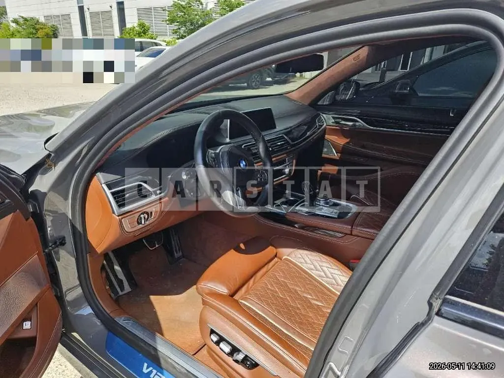 Photo 2 of 39: 2020 BMW M760Li xDrive — Korean insurance auction