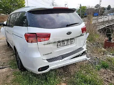 Photo 1 of 10: 2019 Kia Carnival, VIN KNAMB81ABKS545085 — Korean insurance auction