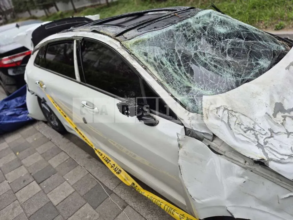 Photo 2 of 12: 2021 Kia K5 — Korean insurance auction