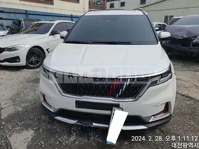 Photo 1 of 41: 2021 Kia Carnival, VIN KNANE81BBMS103210 — Korean insurance auction