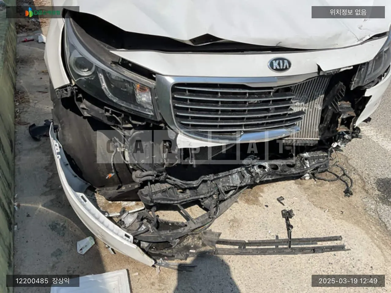 Photo 2 of 17: 2017 Kia Carnival, VIN KNAME81ABJS386713 — Korean insurance auction