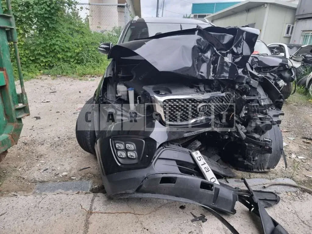 Photo 2 of 12: 2016 Kia Sorento, VIN KNAPK81ABGA146627 — Korean insurance auction