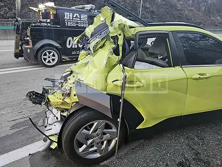 Photo 2 of 5: 2023 Hyundai Kona, VIN KMHHC813BPU057605 — Korean insurance auction