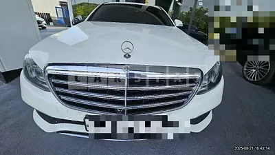 Photo 1 of 9: 2019 Mercedes-Benz E220 d 4Matic — Korean insurance auction