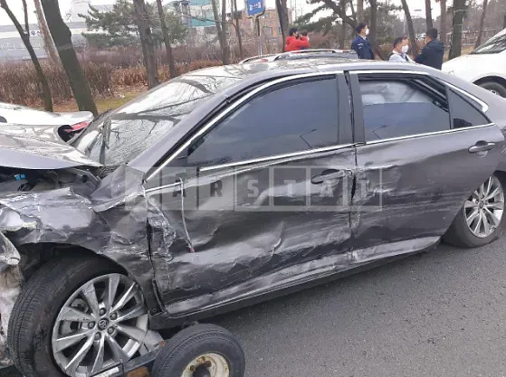 Photo 2 of 5: 2017 Toyota Camry Hybrid, VIN 4T1BD1FK3HU223757 — Korean insurance auction
