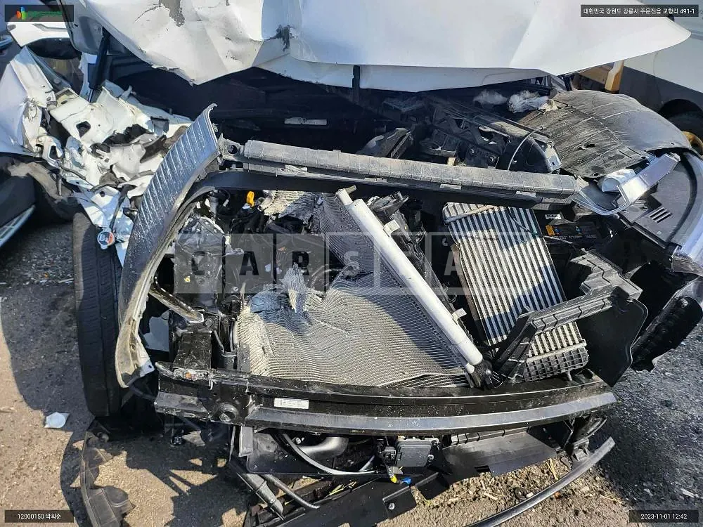 Photo 2 of 16: 2021 Hyundai Palisade, VIN KMHR581ADNU421852 — Korean insurance auction