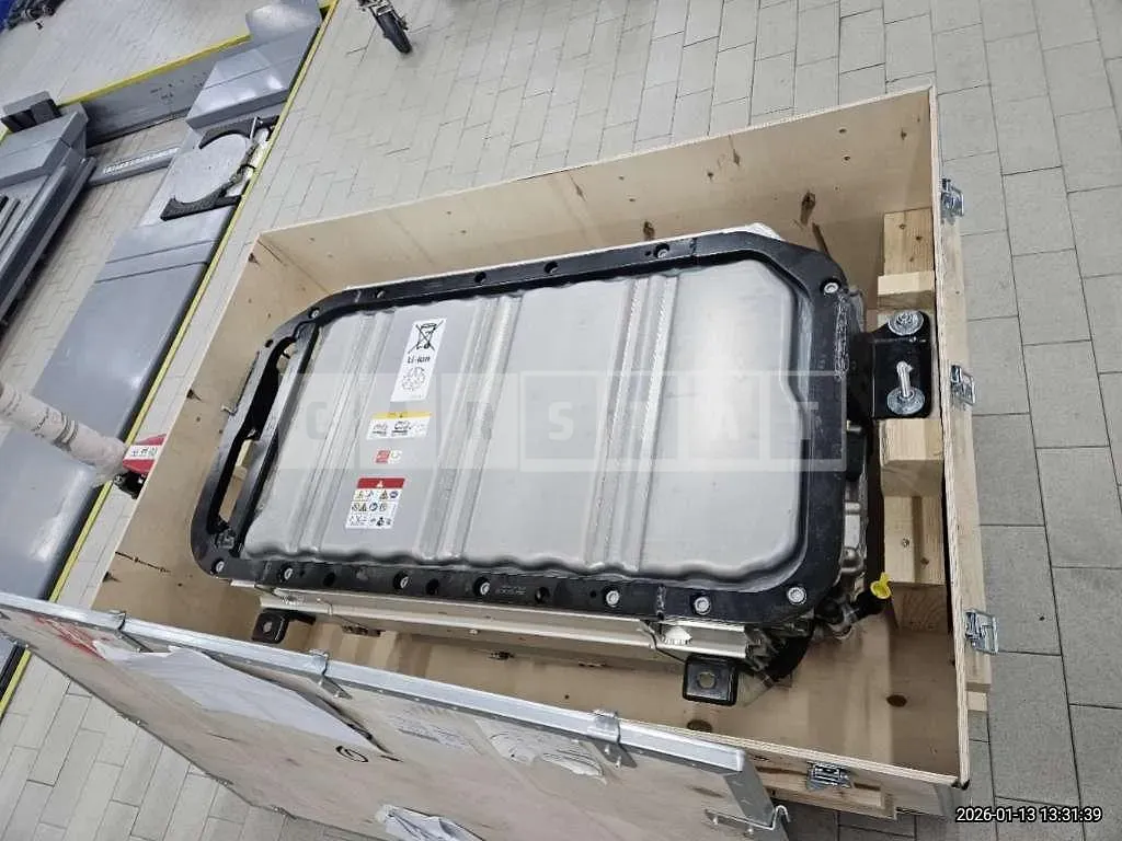 Photo 2 of 5: 2025 Porsche (parts) Panamera 4 Battery — Korean insurance auction