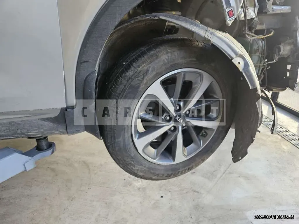 Photo 2 of 15: 2017 Kia Sorento — Korean insurance auction
