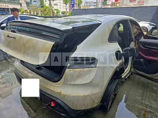 Photo 2 of 18: 2025 Porsche Macan 4S — Korean insurance auction