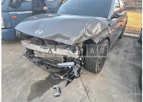 Photo 2 of 30: 2022 Hyundai Modern Ionic 5 — Korean insurance auction