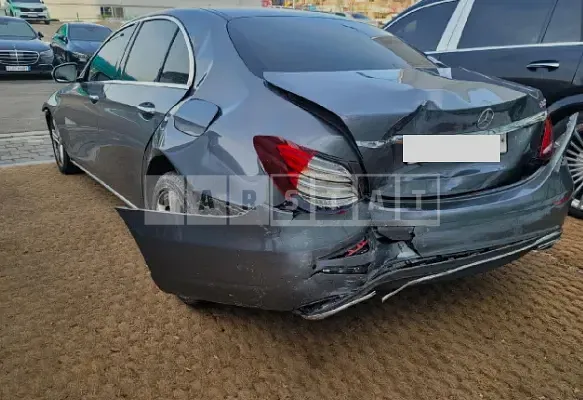 Photo 2 of 9: 2017 Mercedes-Benz E220d, VIN WDDZF0EB3HA141107 — Korean insurance auction