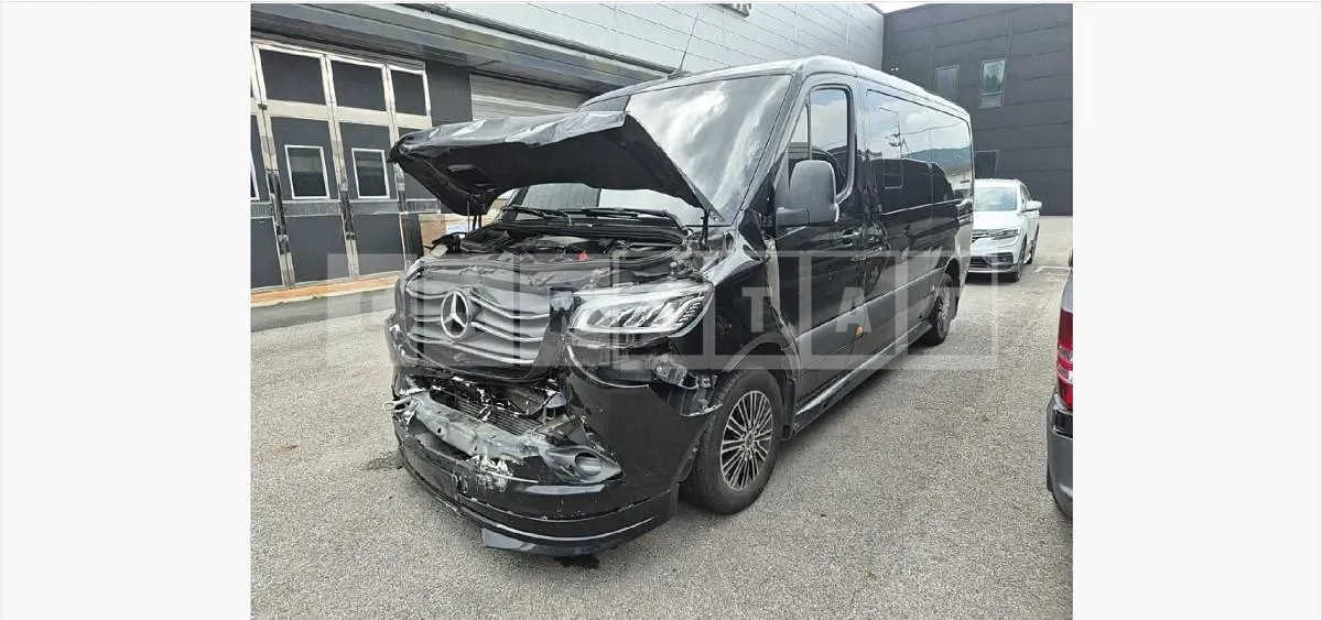 Photo 2 of 15: 2023 Mercedes-Benz Durban 9-Seater Sprinter — Korean insurance auction