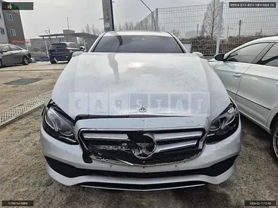 Photo 1 of 18: 2020 Mercedes-Benz E300, VIN W1KZF4JB2LA854585 — Korean insurance auction