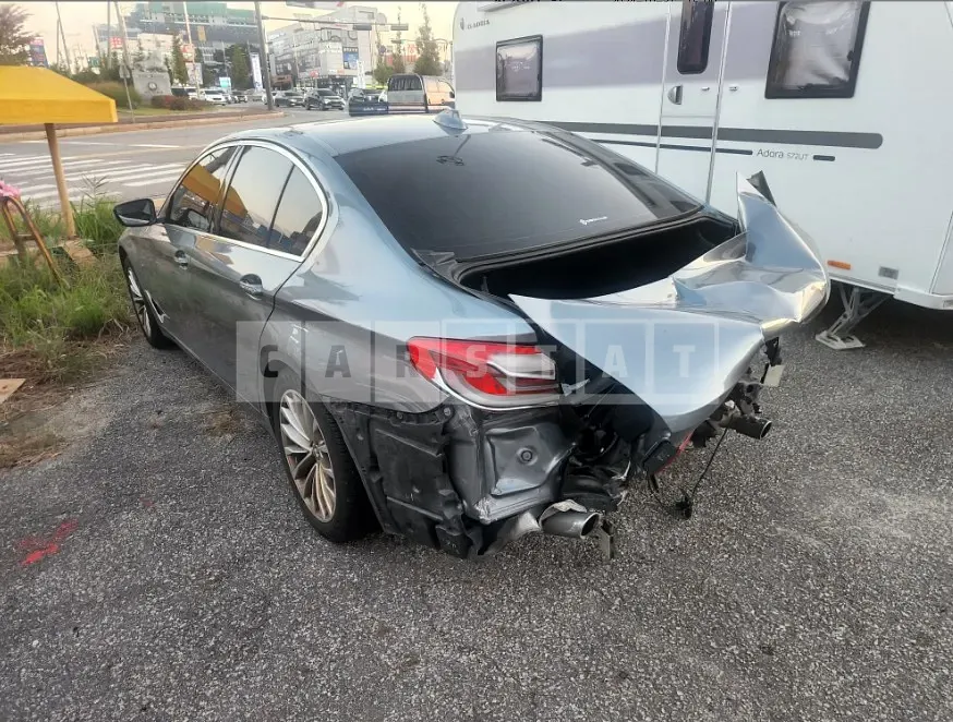 Photo 2 of 5: 2018 BMW 520d — Korean insurance auction