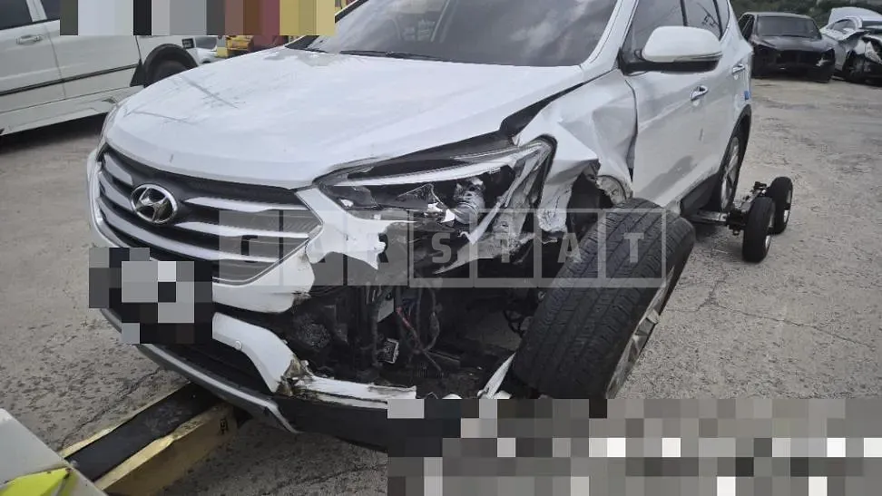 Photo 2 of 12: 2015 Hyundai Santa Fe DM 2.0 — Korean insurance auction