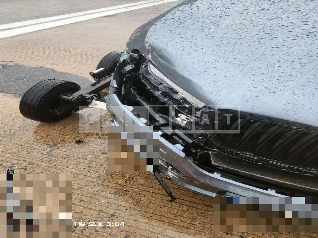 Photo 2 of 18: 2020 BMW 530i xDrive Luxury — Korean insurance auction