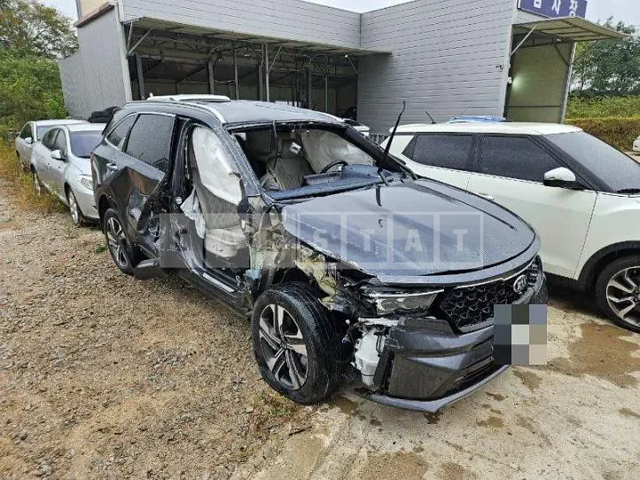 Photo 2 of 34: 2021 Kia Sorento Hybrid — Korean insurance auction