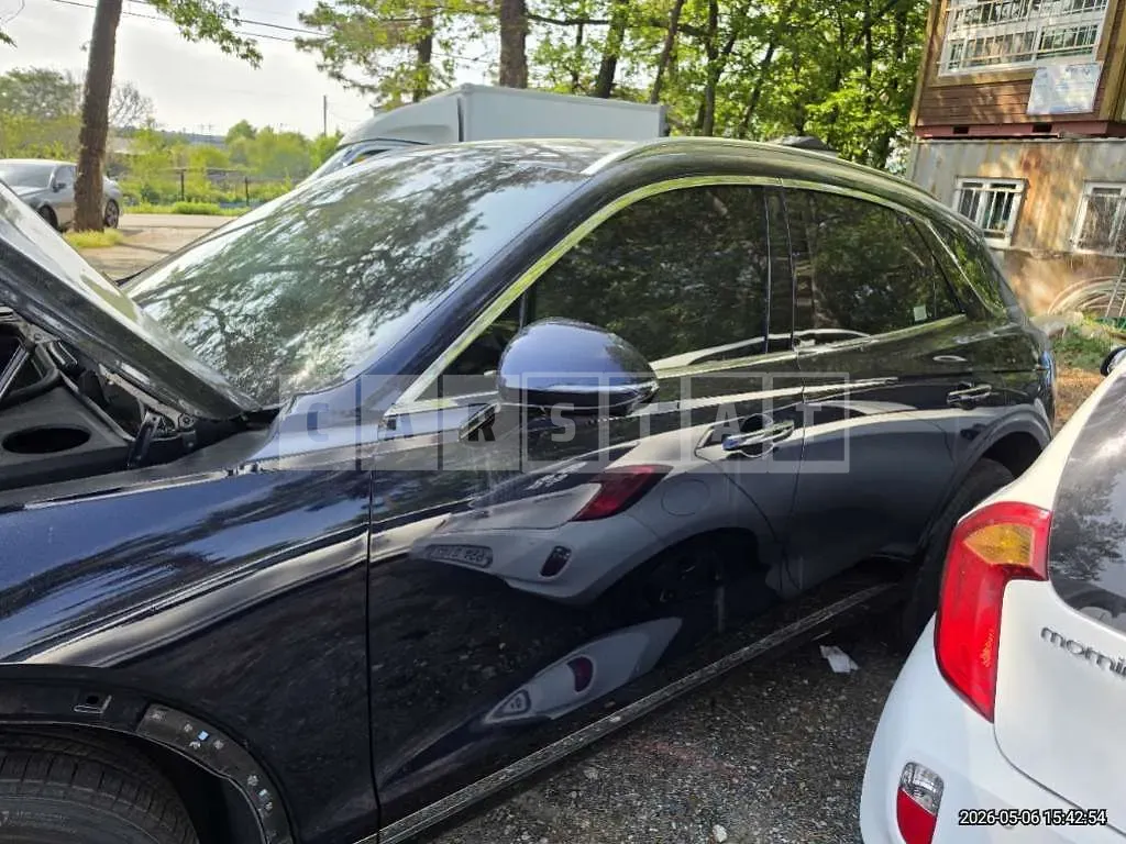 Photo 2 of 97: 2025 Genesis GV70 AWD — Korean insurance auction