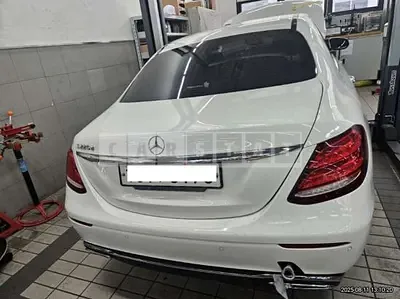 Photo 1 of 13: 2020 Mercedes-Benz E220 d — Korean insurance auction