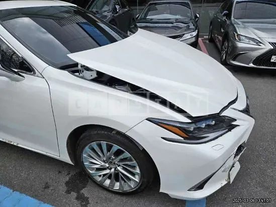 Photo 2 of 40: 2025 Lexus ES300h — Korean insurance auction