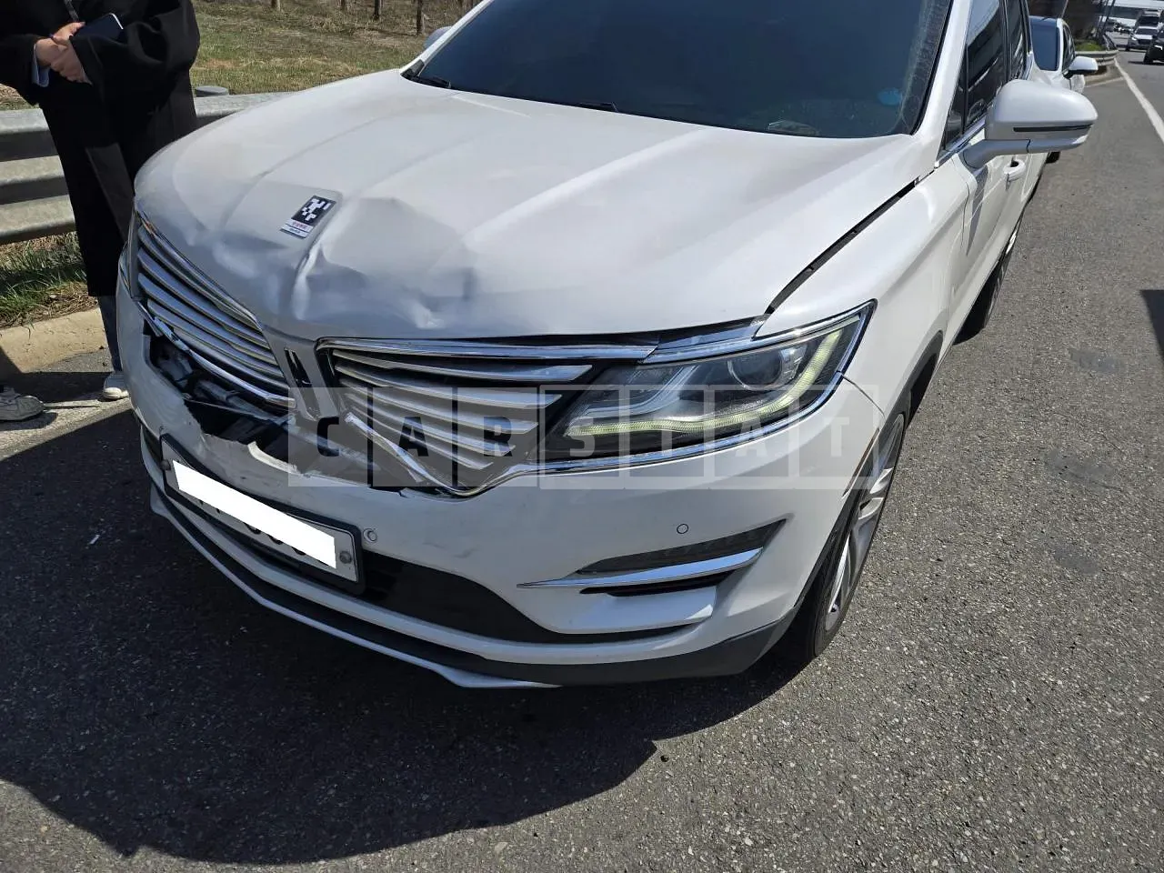 Photo 2 of 12: 2015 Lincoln Ford Mkc 2.0 AWD, VIN 5LMCJ2A98FUJ26989 — Korean insurance auction