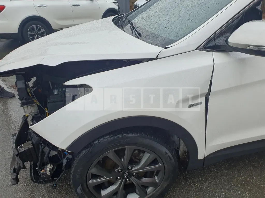 Photo 2 of 11: 2016 Hyundai Santa Fe 2.0 (4WD), VIN KMHSW81UDHU713533 — Korean insurance auction