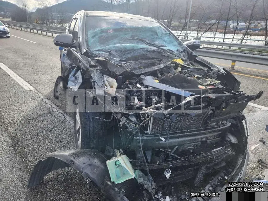Photo 2 of 6: 2016 Hyundai Santa Fe DM — Korean insurance auction