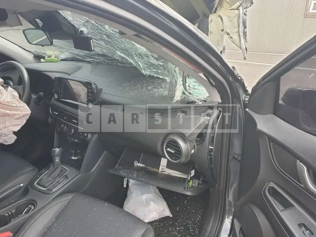 Photo 2 of 17: 2020 Hyundai Kona, VIN KMHK4815GLU457949 — Korean insurance auction